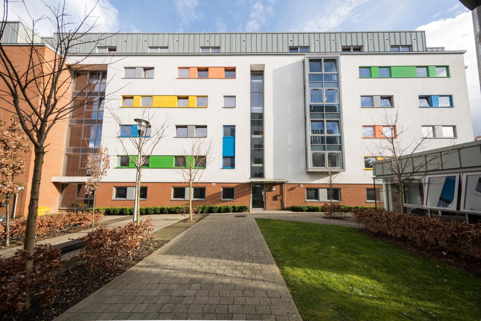 Wenlock Court Aparthotel Luton  Exterior foto