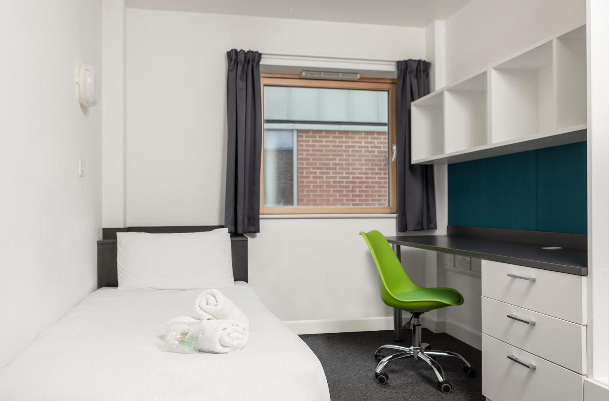 Wenlock Court Aparthotel Luton  Exterior foto