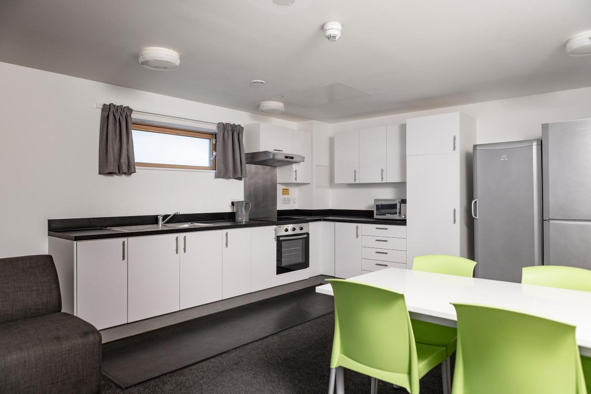 Wenlock Court Aparthotel Luton  Exterior foto