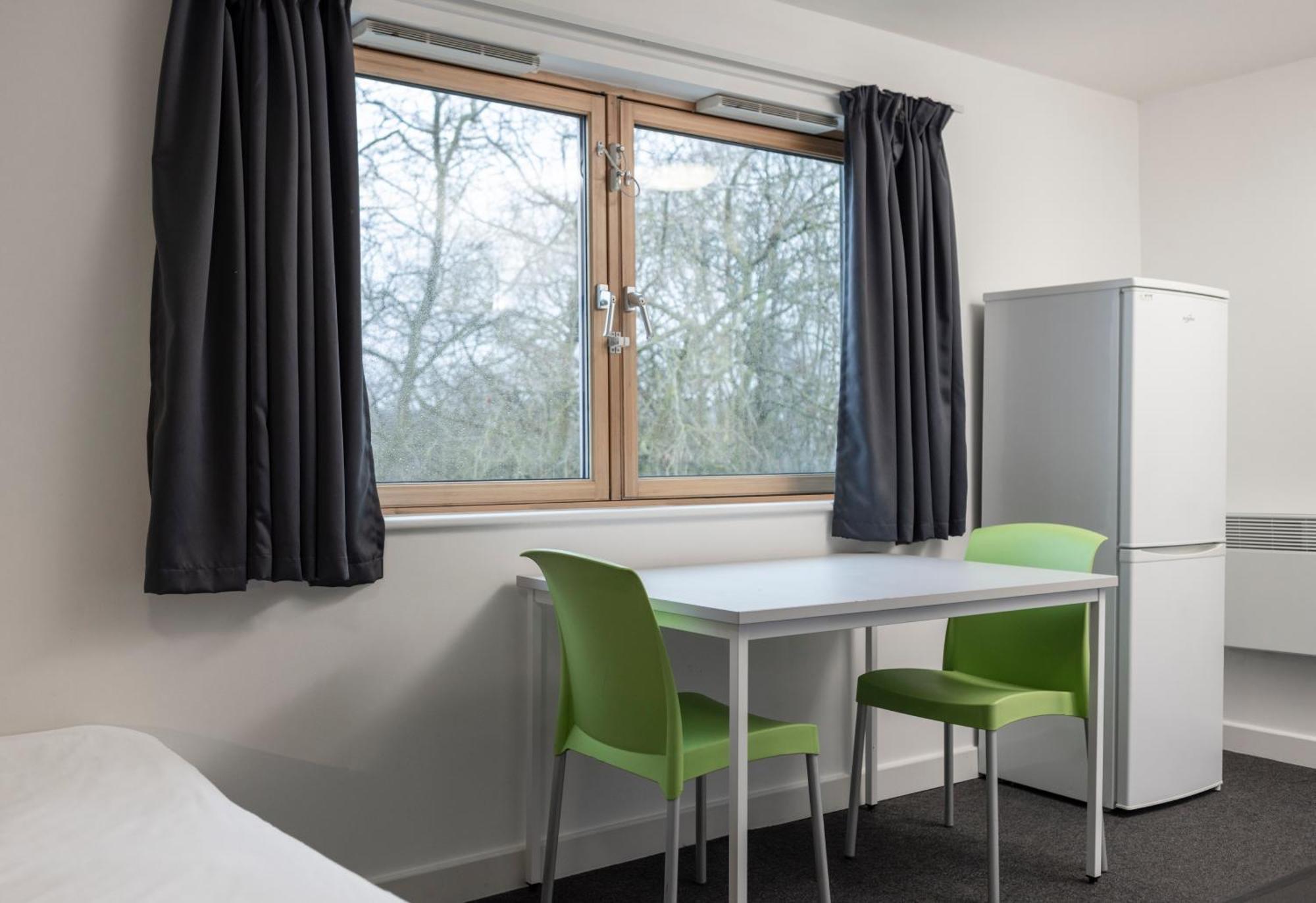 Wenlock Court Aparthotel Luton  Exterior foto
